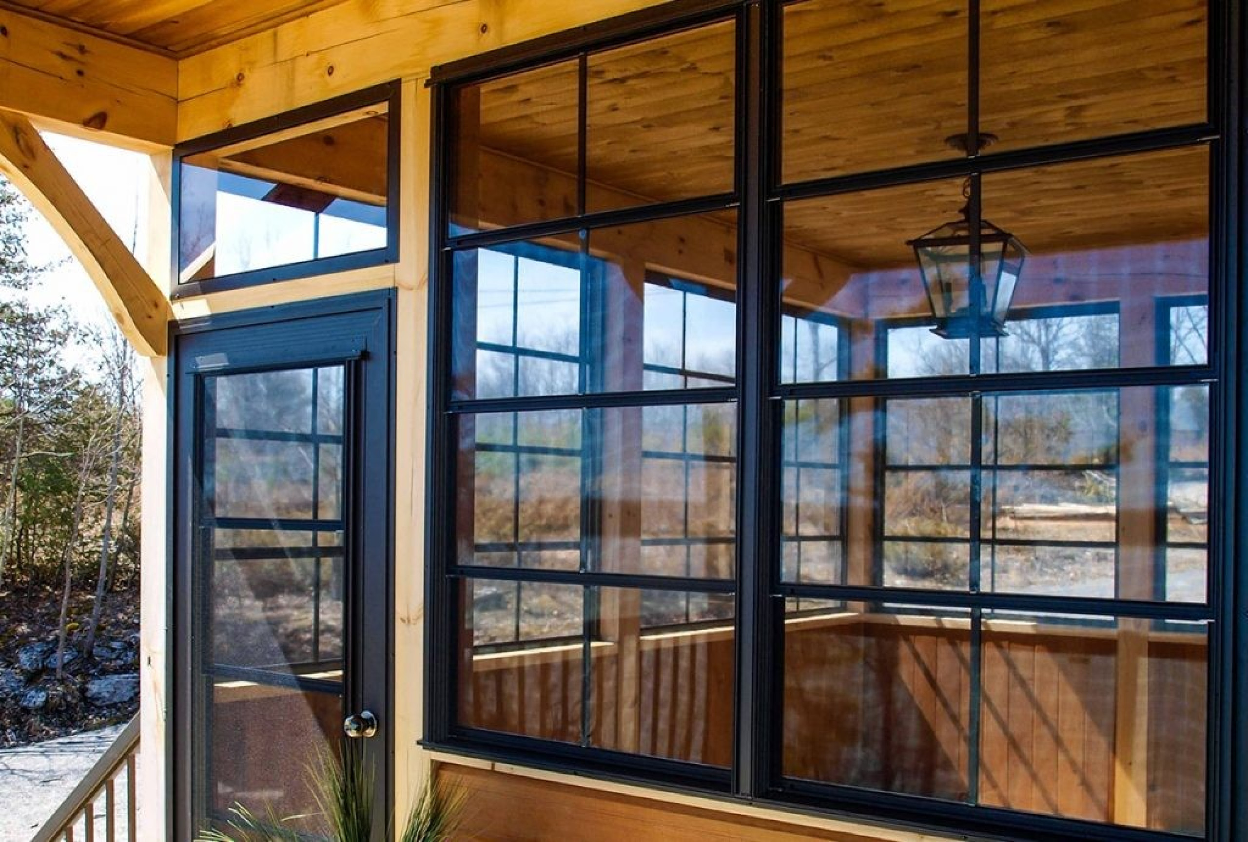 model_200_sunroom_core_contracting_wood_quebec_canada.jpg